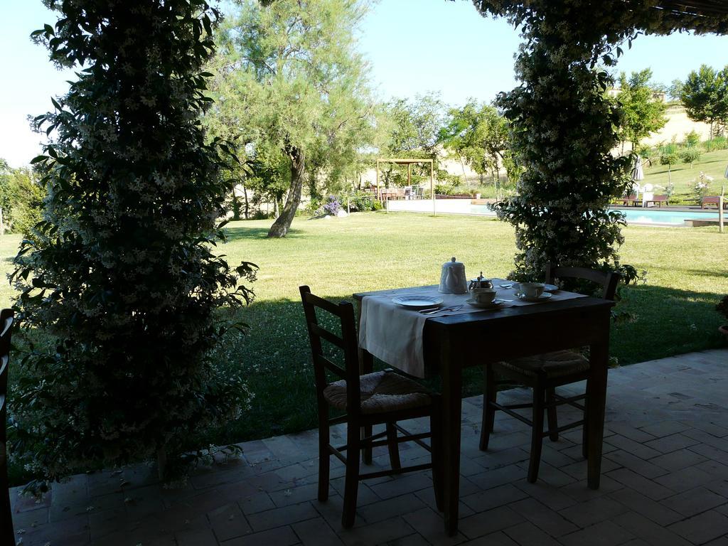 L'Antigo Granaro Guest House Agugliano Exterior photo